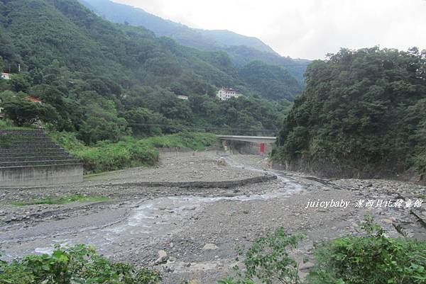 清泉吊橋