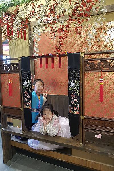 2017/07韓國/慶州 大陵苑停車場旁的韓服出租店