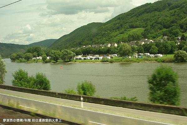 【德國/科隆】前往盧森堡的火車上