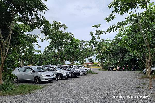 【宜蘭/冬山】斑比山丘(沒進場看小鹿)-->梅花湖-->小熊書房