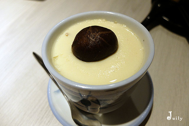 隱身巷弄裡的家庭式餐館，190廚房