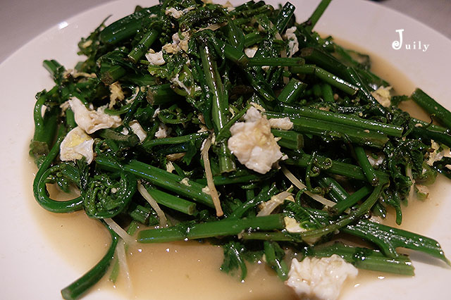 隱身巷弄裡的家庭式餐館，190廚房