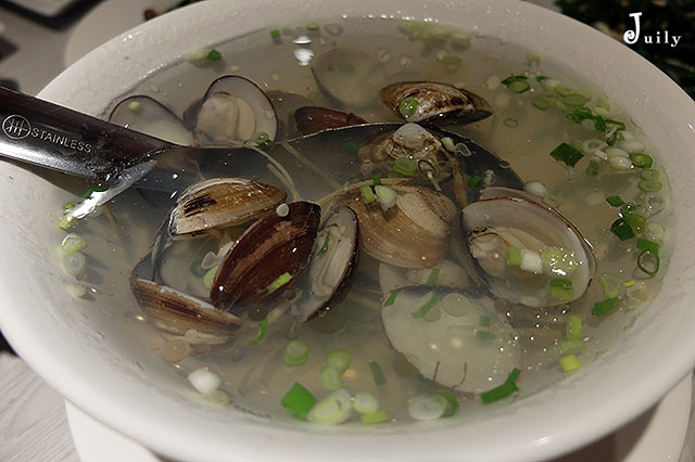 隱身巷弄裡的家庭式餐館，190廚房