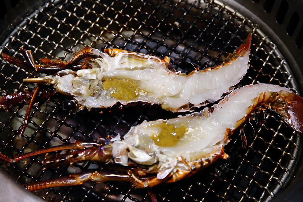 桃園最強「燒肉吃到飽」來中壢插旗啦！赤富士日式無煙燒肉鍋物-