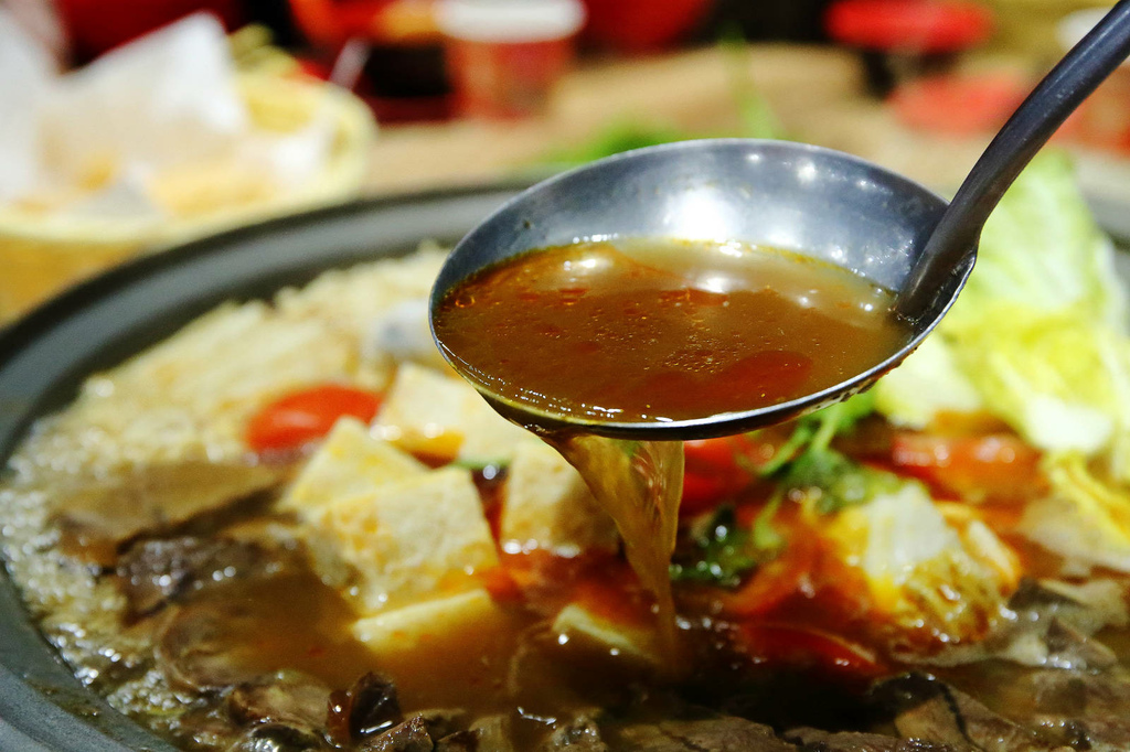 桃園牛肉火鍋推薦！滿心圓牛肉鍋，特殊牛肉口味湯頭香醇濃郁，以