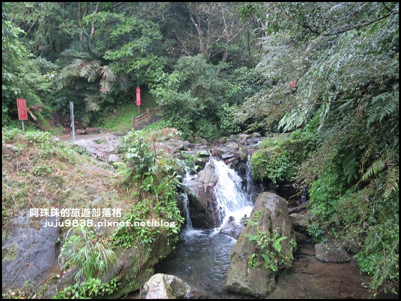 五峰旗瀑布4.JPG 五峰旗瀑布4.JPG