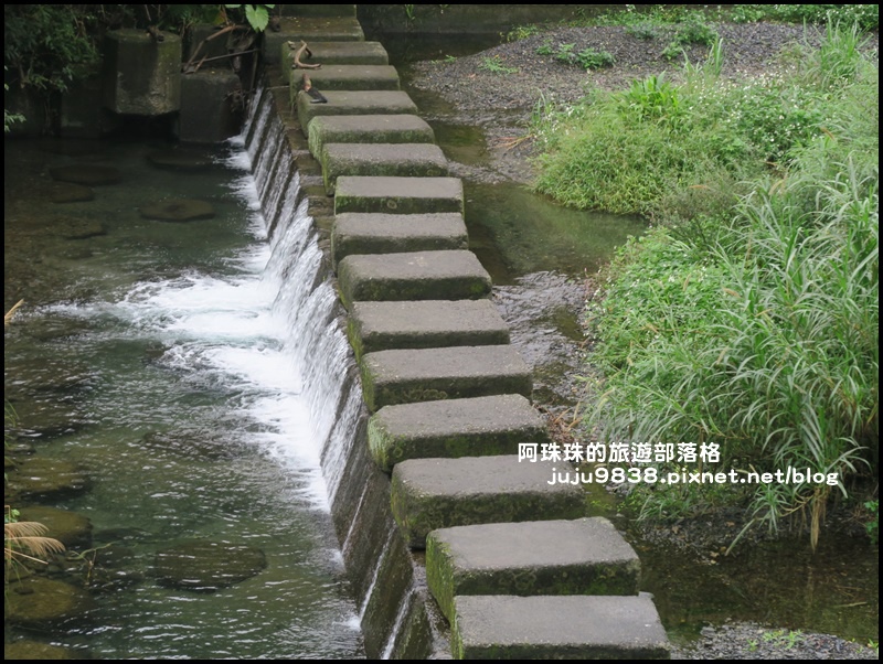 五峰旗瀑布2.JPG 五峰旗瀑布2.JPG