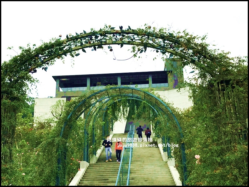 /tmp/phpE0RdsQ /tmp/phpE0RdsQ