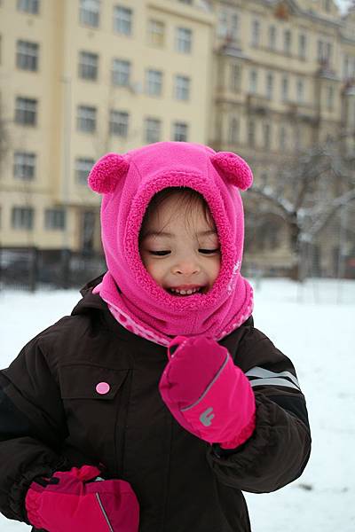 很奸詐偷握了雪想丟我