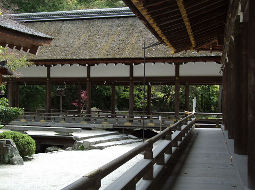 位於京都市北面的上賀茂神社，是個擁有千年歷史的古老神社。