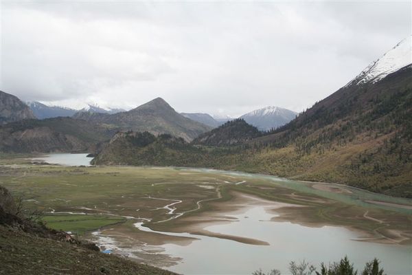 登高遠眺然烏湖