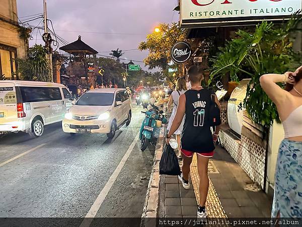 【印尼。峇里島】在森林與夢深埋的ALILA，找到思慕的UBU