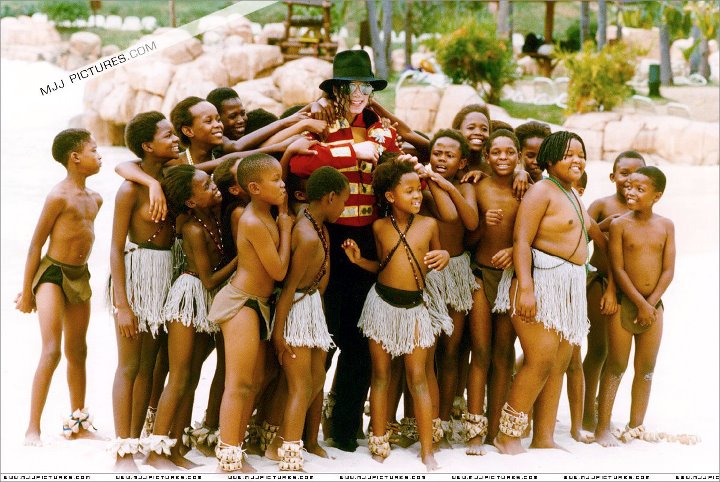 mj-with-african-kids