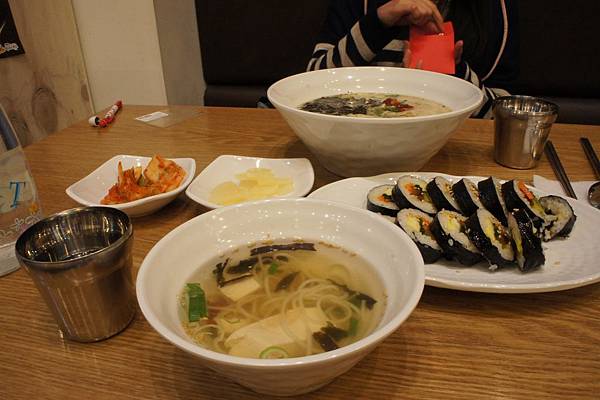 10.13 Dinner @ Hongik University 2b.jpg