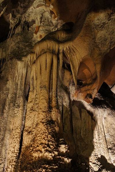 4.8 Chifley Cave 15b.jpg