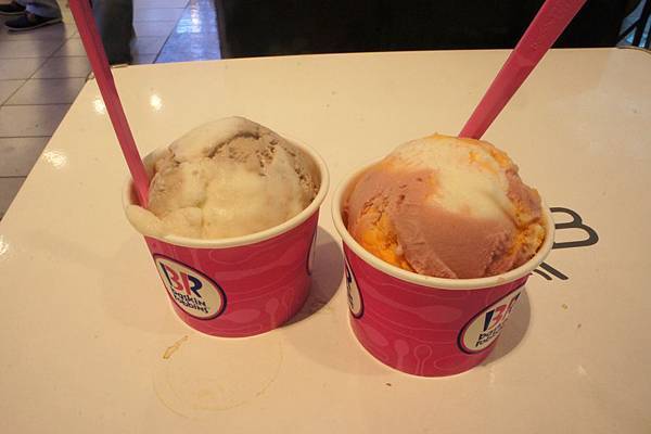 8.21 baskin robbinsb.jpg