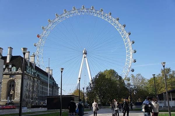 11.15 London - London Eye 1a.jpg