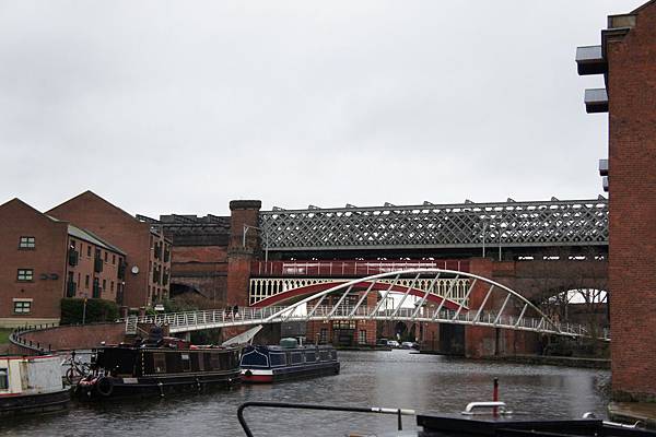 1.3 Manchester - canal 2a.jpg