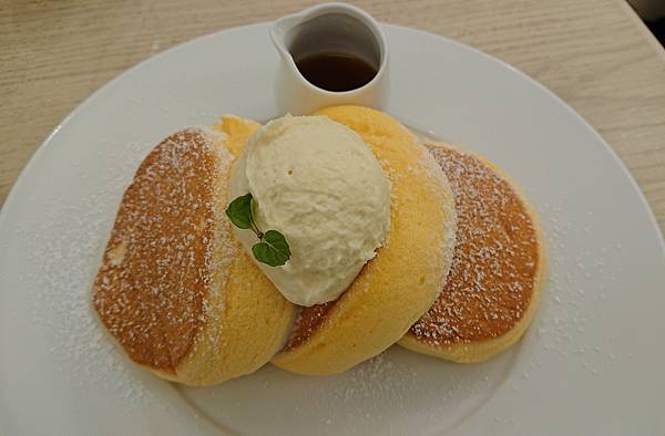 12.17 Shiawase no pancake 3a.jpg