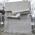 2.15 Paris - Pere Lachaise Cemetery 3 - Oscar Wildea.jpg