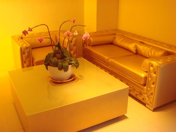 大廳給客人短暫休息的沙發