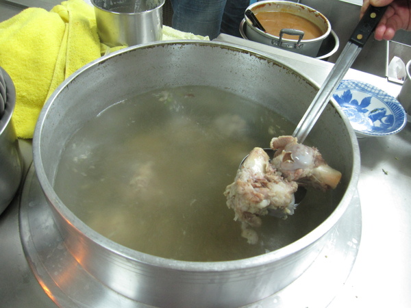 骨頭湯.jpg