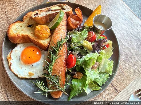 西區餐廳推薦｜台中「GO HOME食研室」早午餐，你不能錯過！