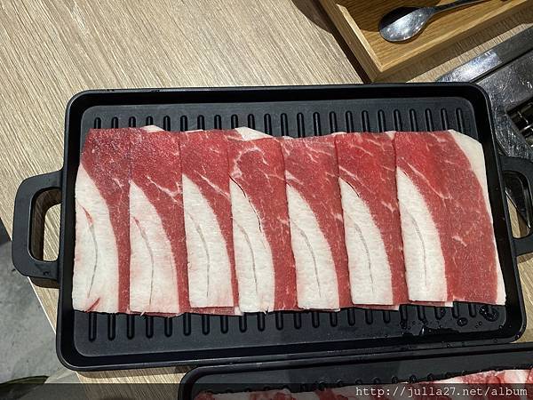 台中西區餐廳｜超人氣燒肉品牌「鉄鮮森」，一個人吃燒肉不奇怪！