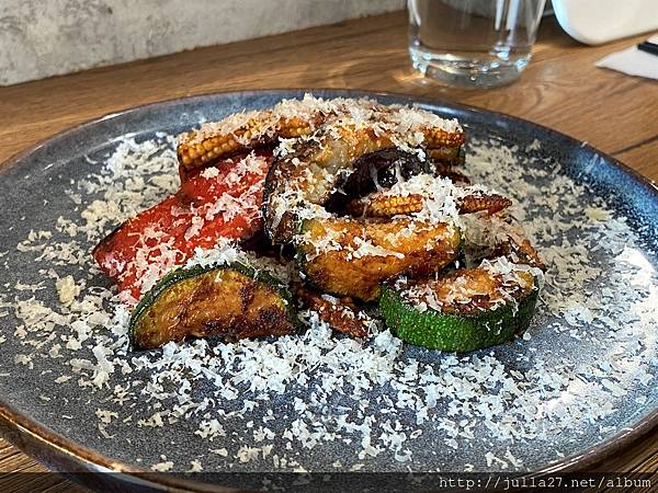 中科商圈美食｜無國界料理「慕時食飲空間」，適合聚餐的好地方！