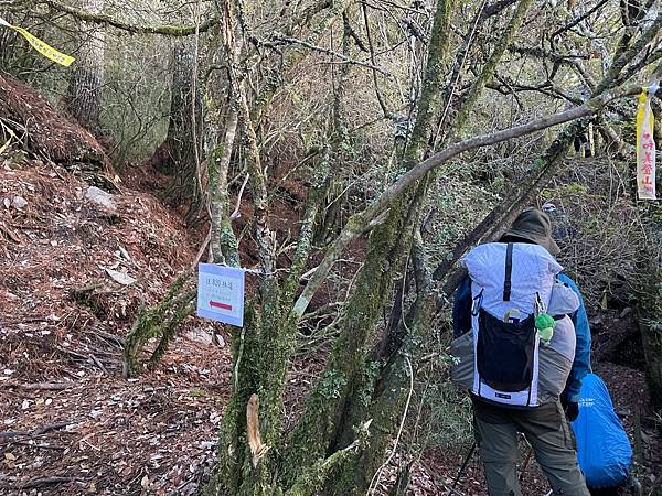 E7F839DA-F7DC-45D7-A111-F227C3D88F89 E7F839DA-F7DC-45D7-A111-F227C3D88F89