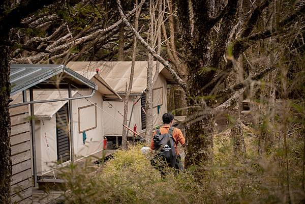 EEC04779-0572-4F66-B834-43194B0BD01F EEC04779-0572-4F66-B834-43194B0BD01F