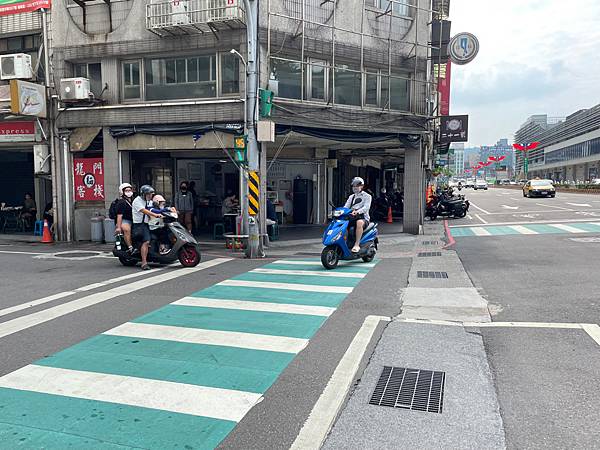 【基隆】龍門客棧麵攤、基渴自創飲料店、叁肆行最美的港口風景還