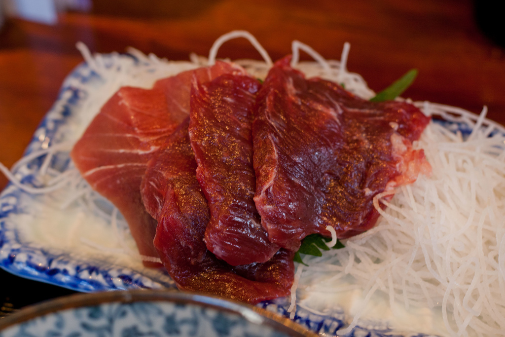 【美食。食記】東京 月島 隱藏排隊好店 大份量的生魚片定食 