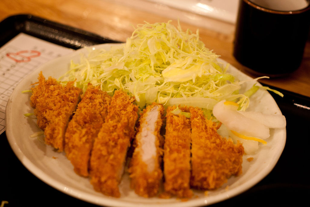 美食 食記 東京汐留來居酒屋吃豬排佔領新橋的居酒屋豬排店立呑みとんかつまるや汐留店豬排飯 魚漿夫婦 痞客邦