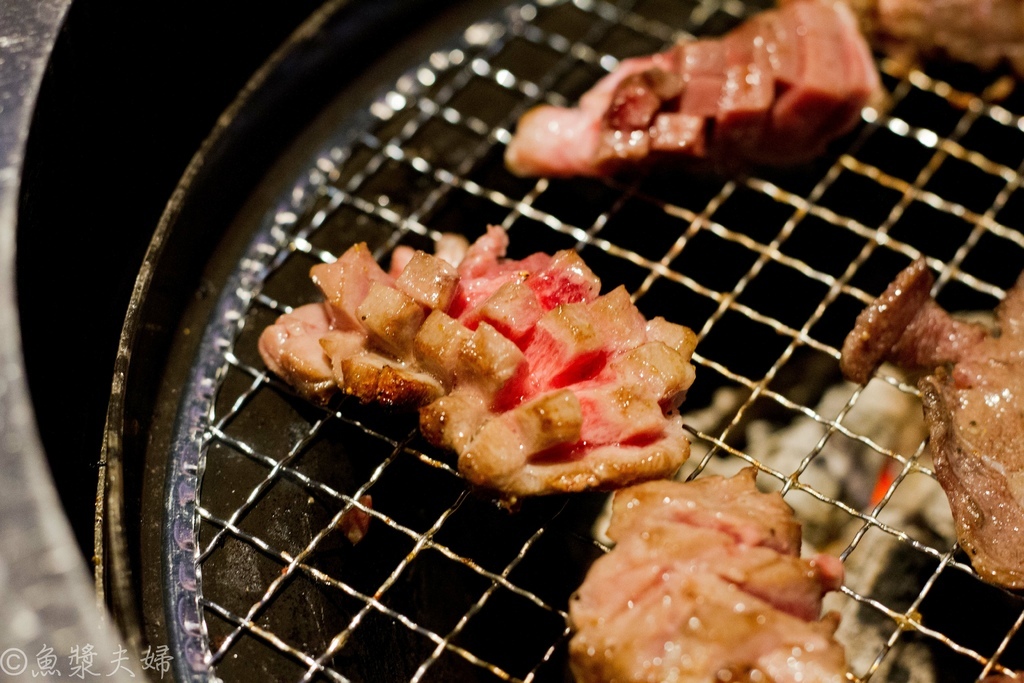 圖 東京 感激どんどん 厚切牛舌生馬肉吃到飽