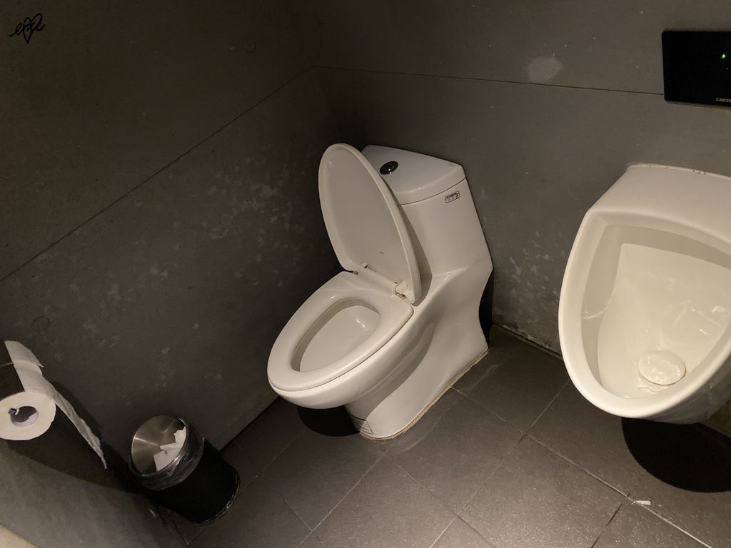 鮨一_店內09WC.JPG