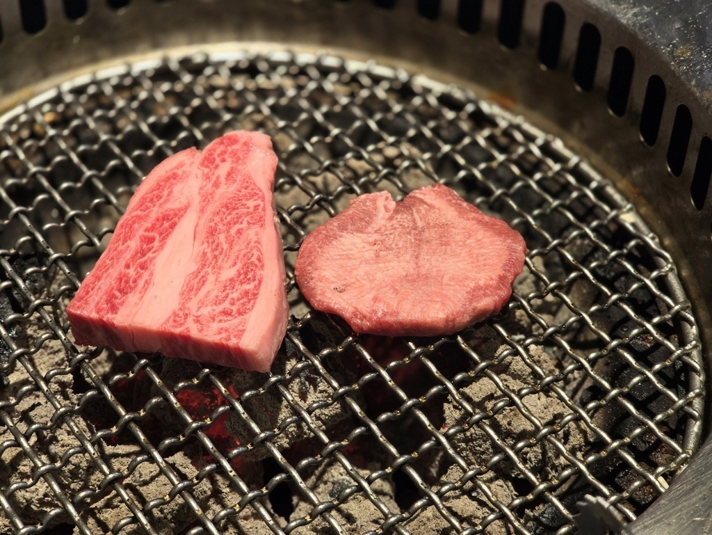 [食記] [桃園] 中壢 爆紅的單點等級燒肉吃到飽 一生燒肉