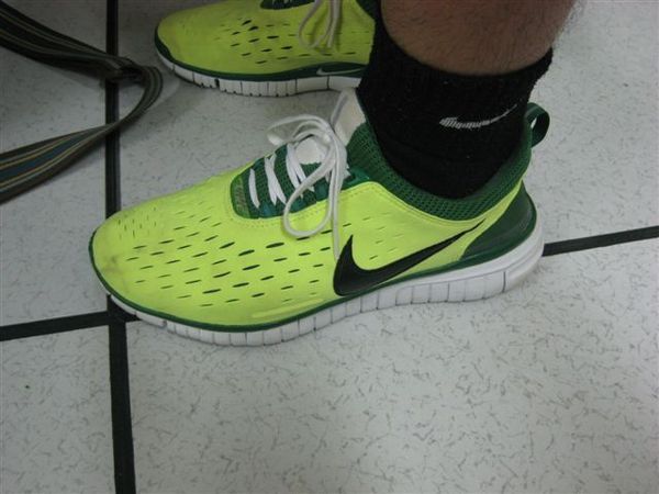 huya的螢光NIKE.JPG