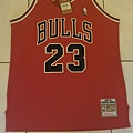 M&N 1997-98 MICHAEL JORDAN #23 ROAD JERSEY AU44 NWT