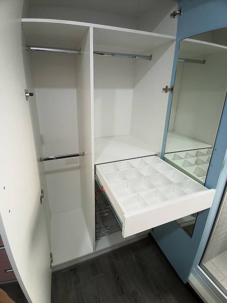 小孩房衣櫃-2.jpg 小孩房衣櫃-2.jpg