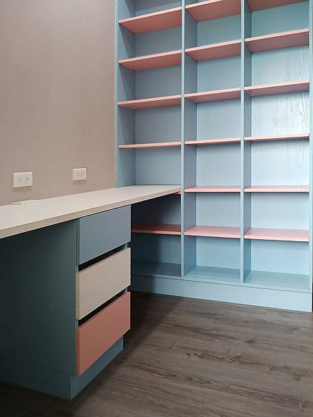 小孩房書櫃-4.jpg 小孩房書櫃-4.jpg