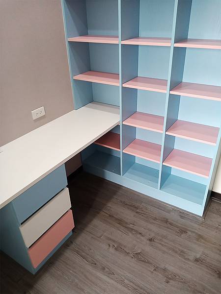 小孩房書櫃-3.jpg 小孩房書櫃-3.jpg