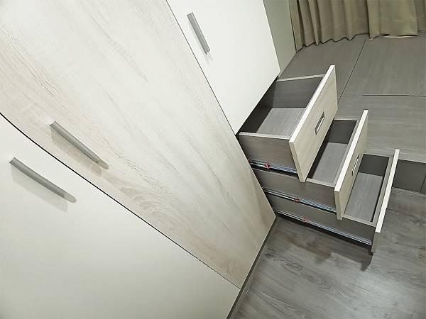 主臥衣櫃4.jpg 主臥衣櫃4.jpg