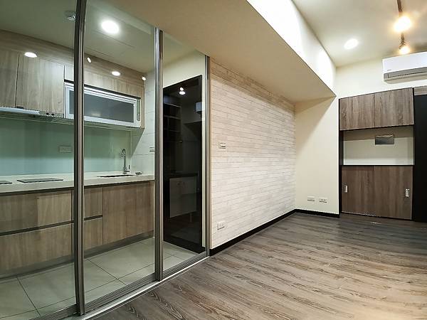 廚房推拉門2.jpg 廚房推拉門2.jpg