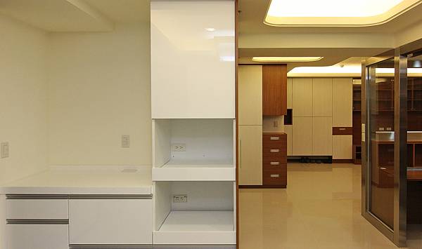 000NEW24.jpg 000NEW24.jpg