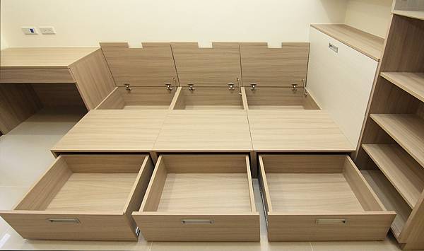 000NEW28.jpg 000NEW28.jpg