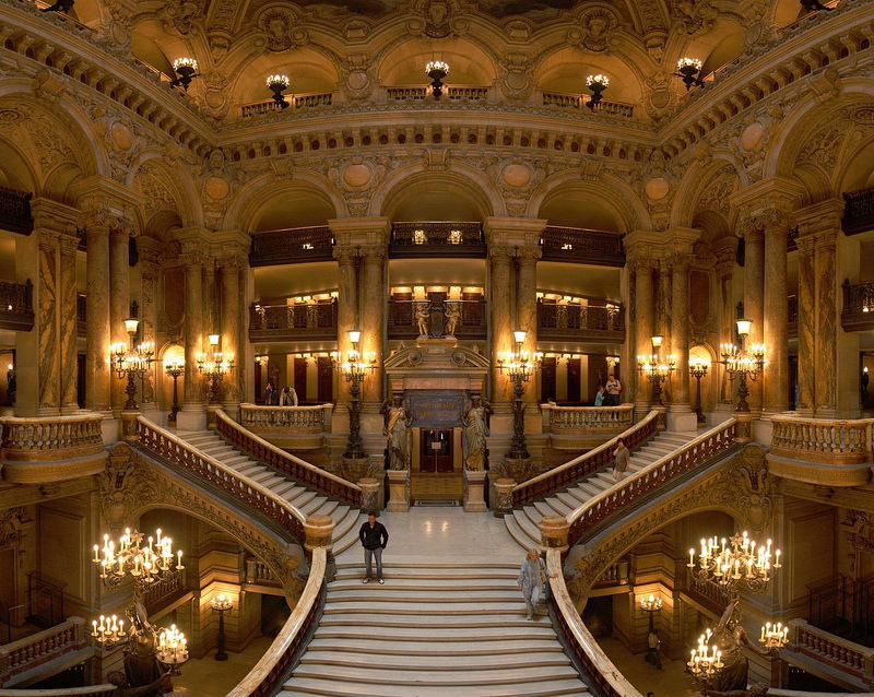 1280px-Opera_Garnier_Grand_Escalier[1]_調整大小.jpg