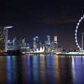 Singapore_skyline_viewed_from_Gardens_by_the_Bay_East_-_20120426[1]_調整大小.jpg