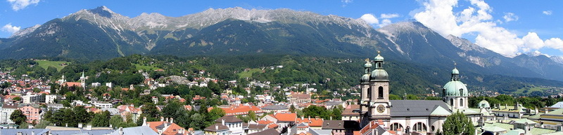 1920px-Panorama_insbruck4_调整大小.jpg