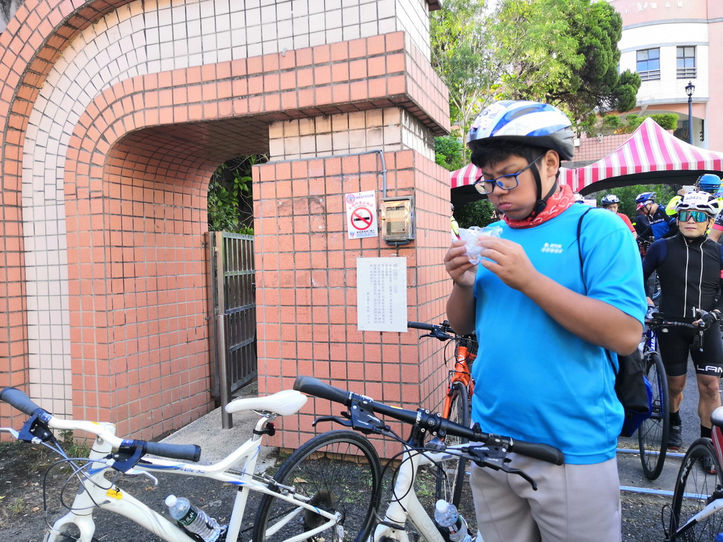 IMG_20201108_081836_调整大小.jpg IMG_20201108_081836_调整大小.jpg